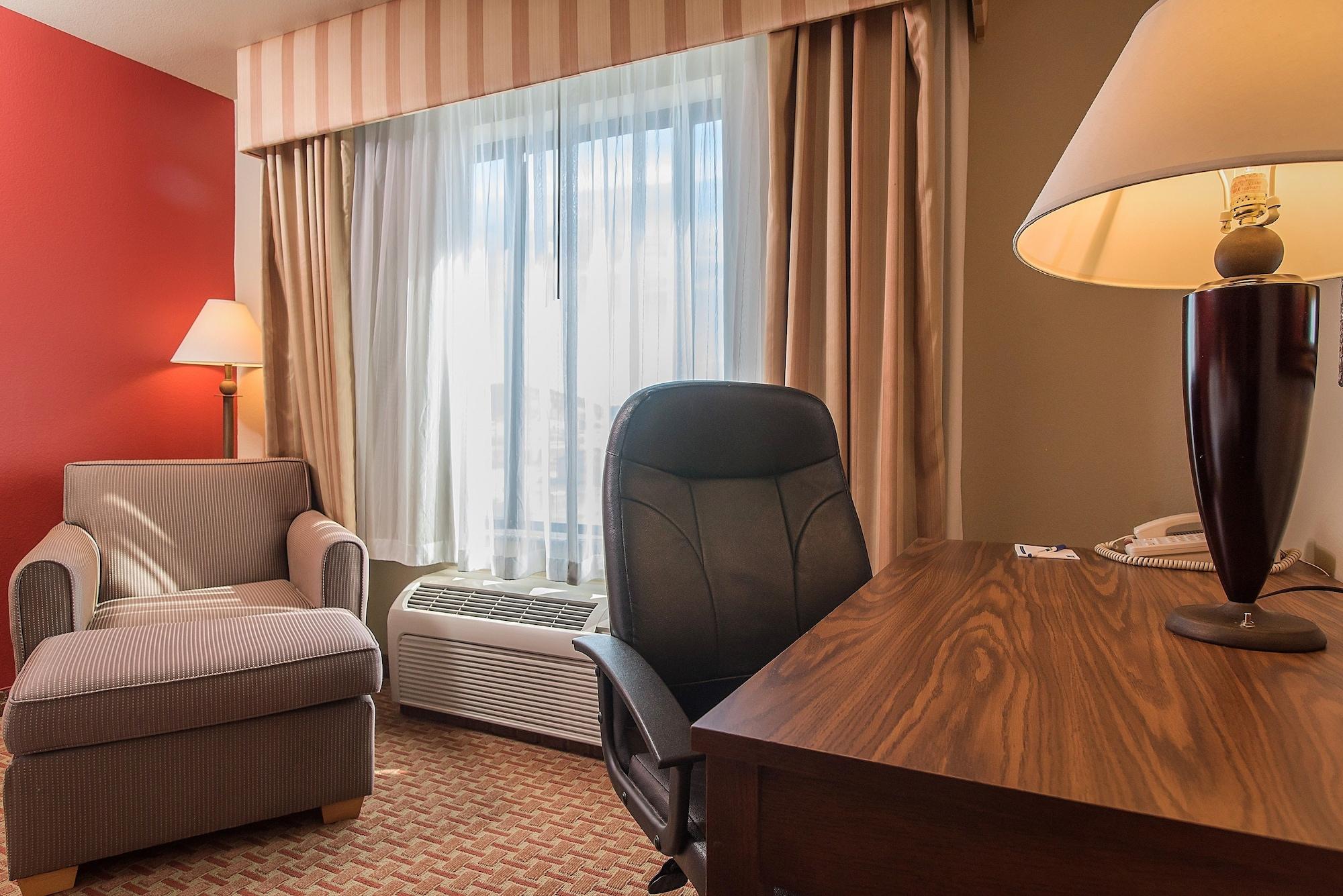 Baymont Inn & Suites By Wyndham Стерджис Екстер'єр фото